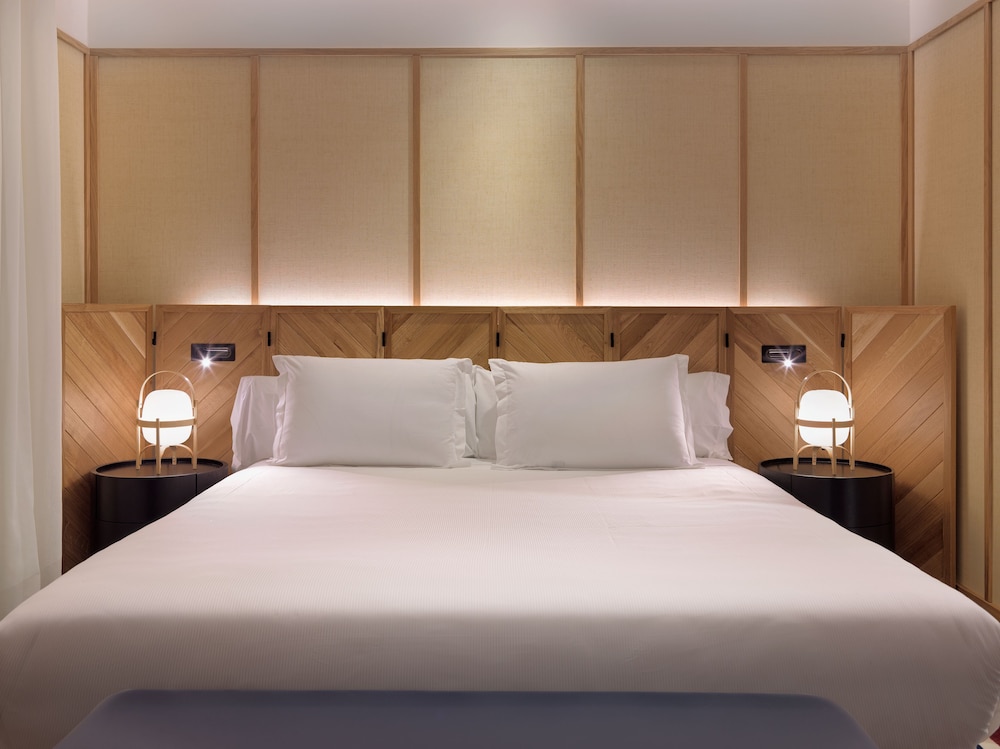 Triple Room (BCN)