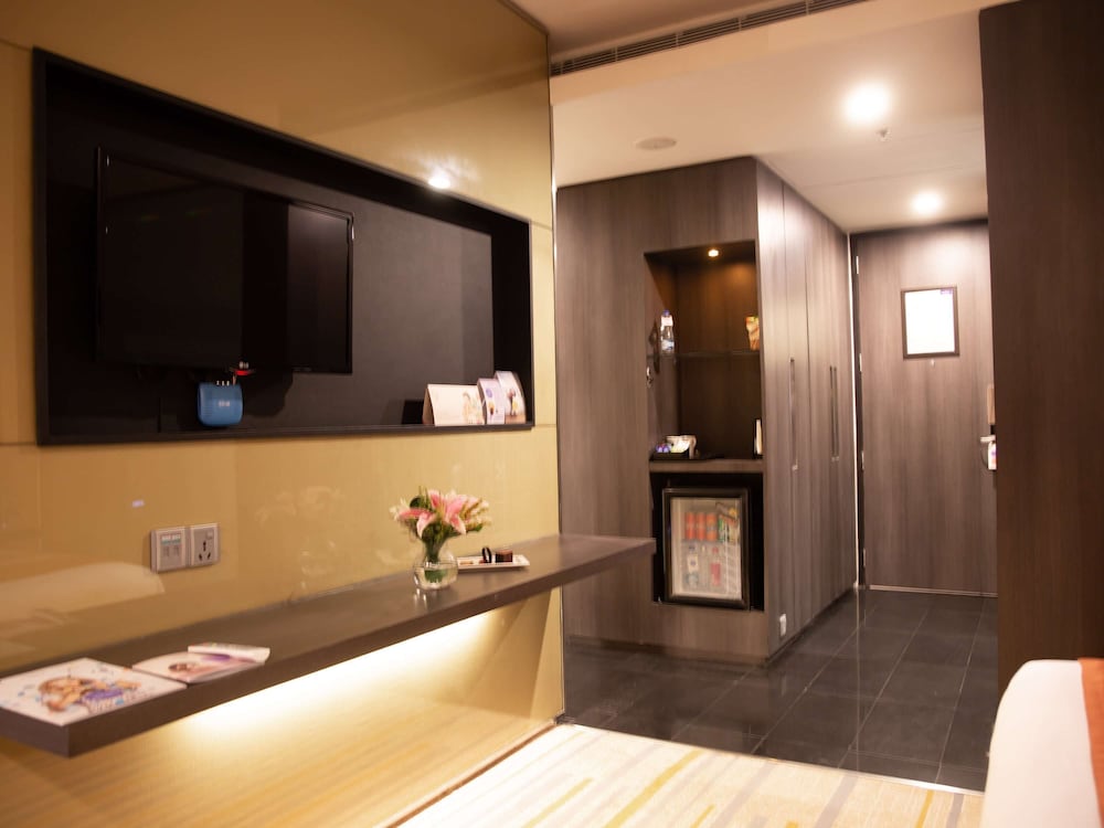 Premium Studio, 1 Double Bed, Kitchenette thumbnail 6