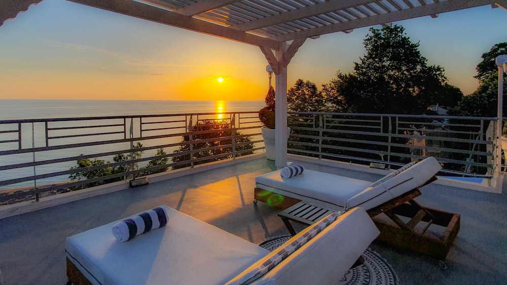 Suíte Master Sky com Banheira de Hidromassagem e Sauna ao Ar Livre - Vista para o Mar