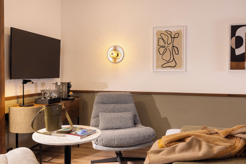 Classic Room Without Air Conditioning with Supplementary Heating
