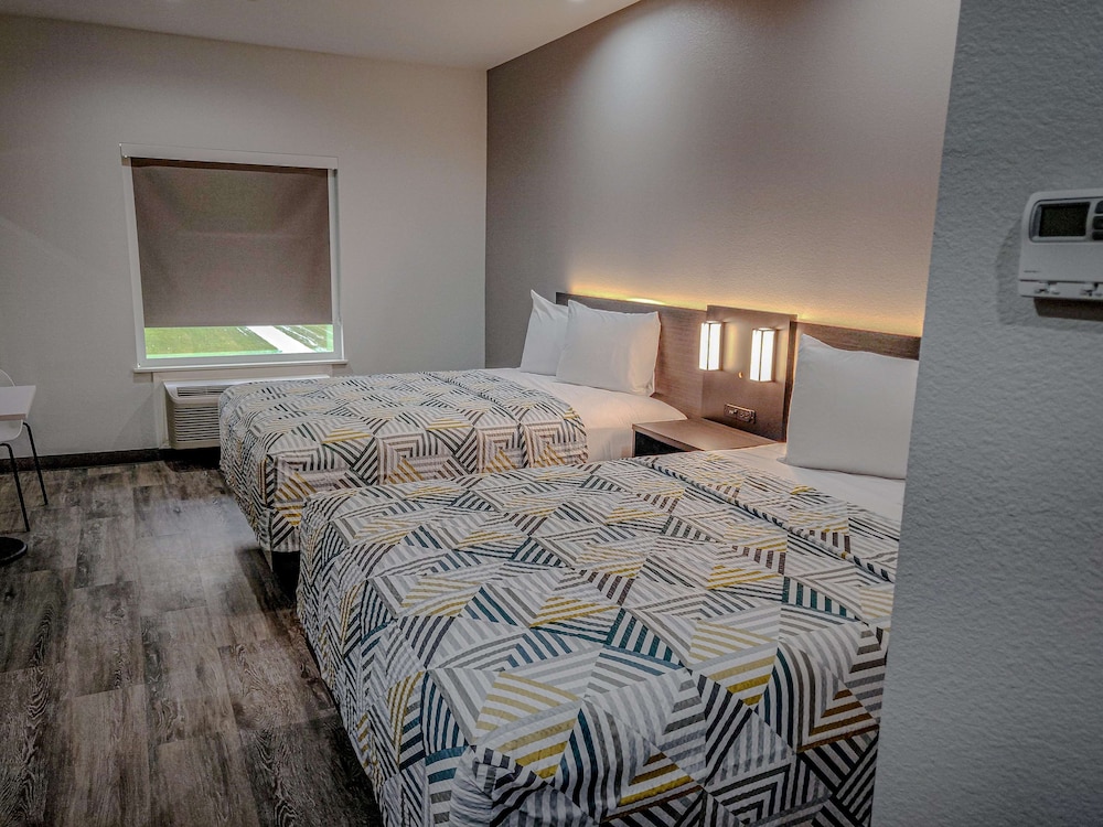 Standard Room, 2 Queen Beds, Non Smoking, Kitchenette photo 3