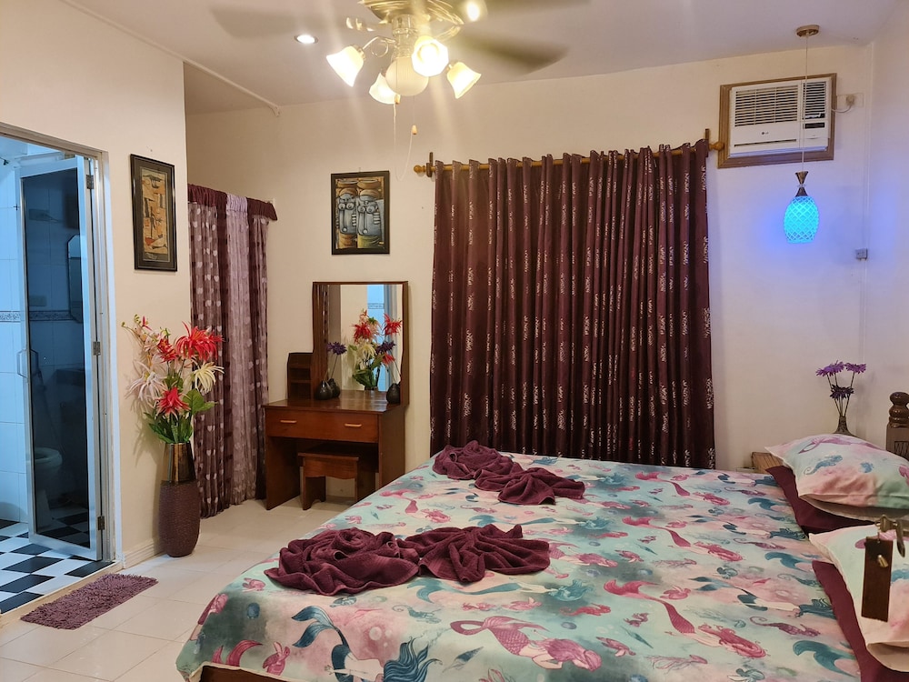 Deluxe Purple Room photo 3