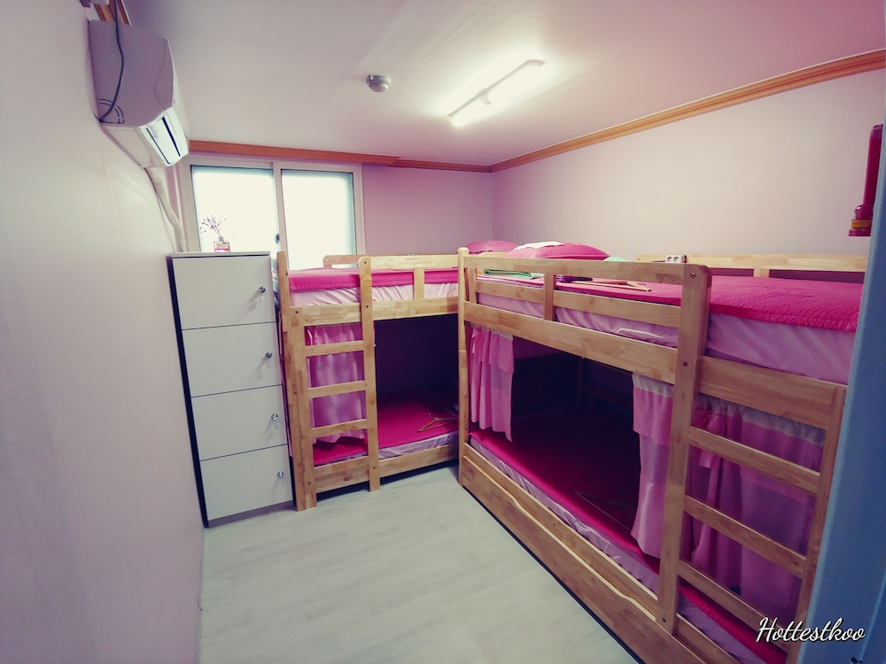 Basic Shared Dormitory, Women only, Private Bathroom (8 people) photo 1