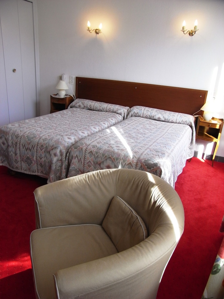 Standard Twin Room photo 2