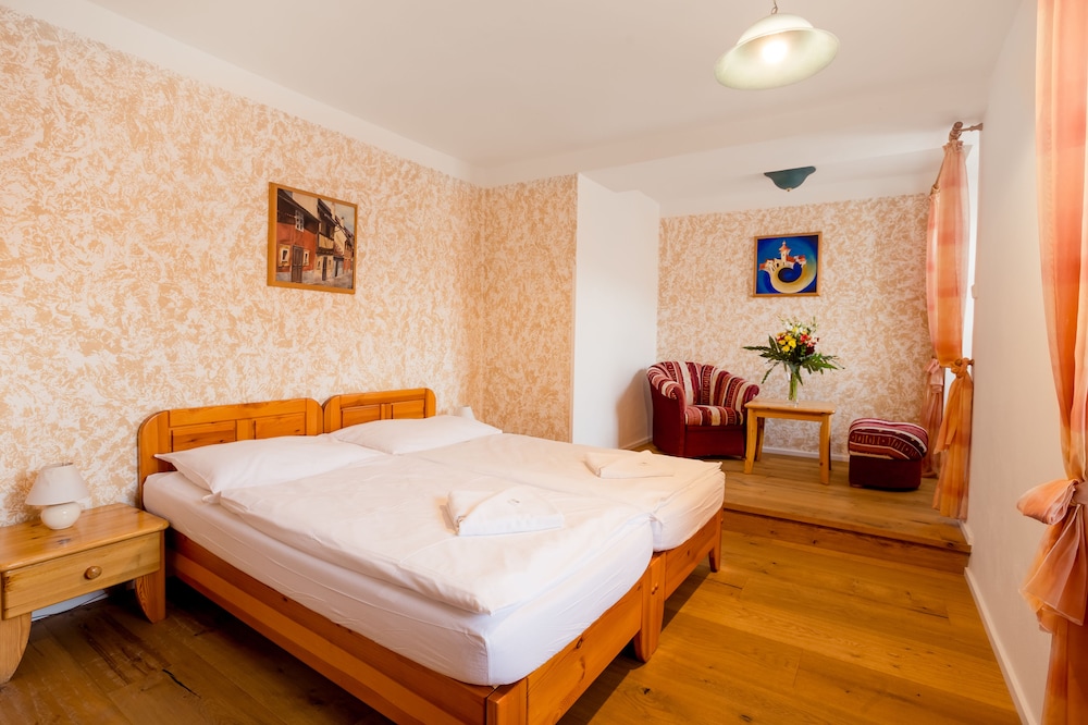 Standard Double or Twin Room photo 3