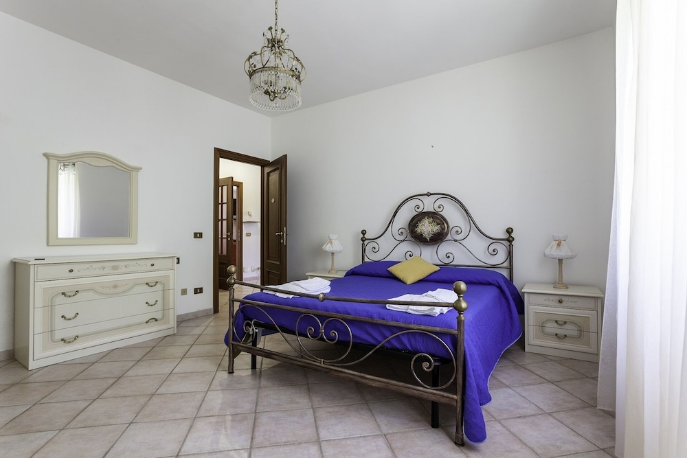 Luxury Villa photo 1