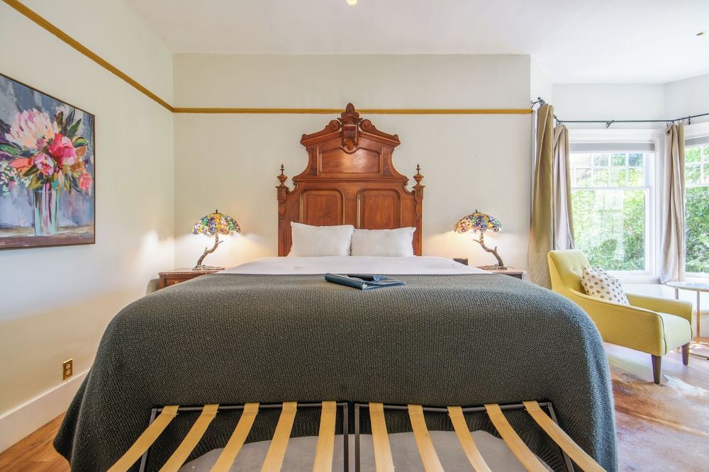 Count Bonzi Suite - Photo 2