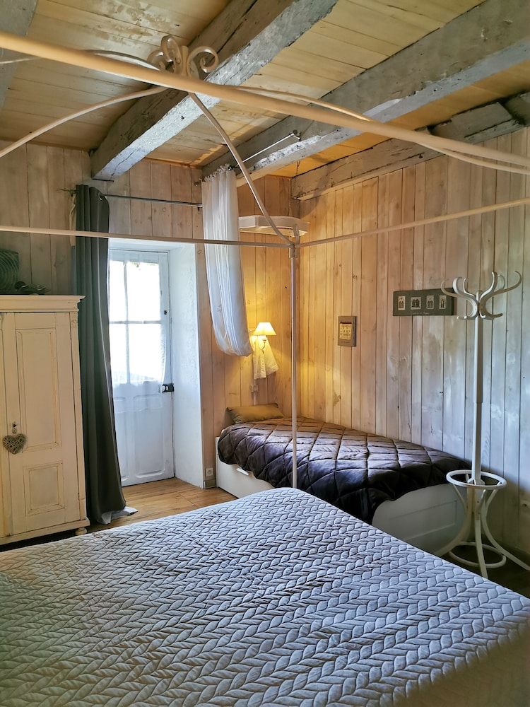 Quadruple Room (La Cazelle) photo 2