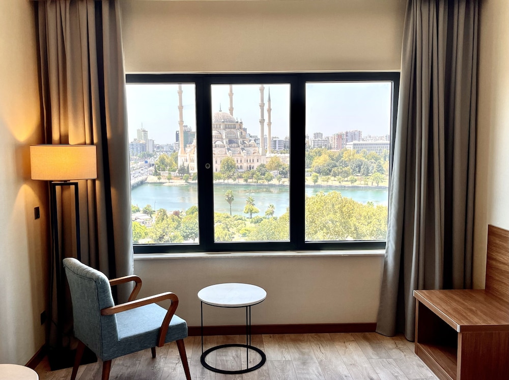 Superior Double Room, River View - Photo 2