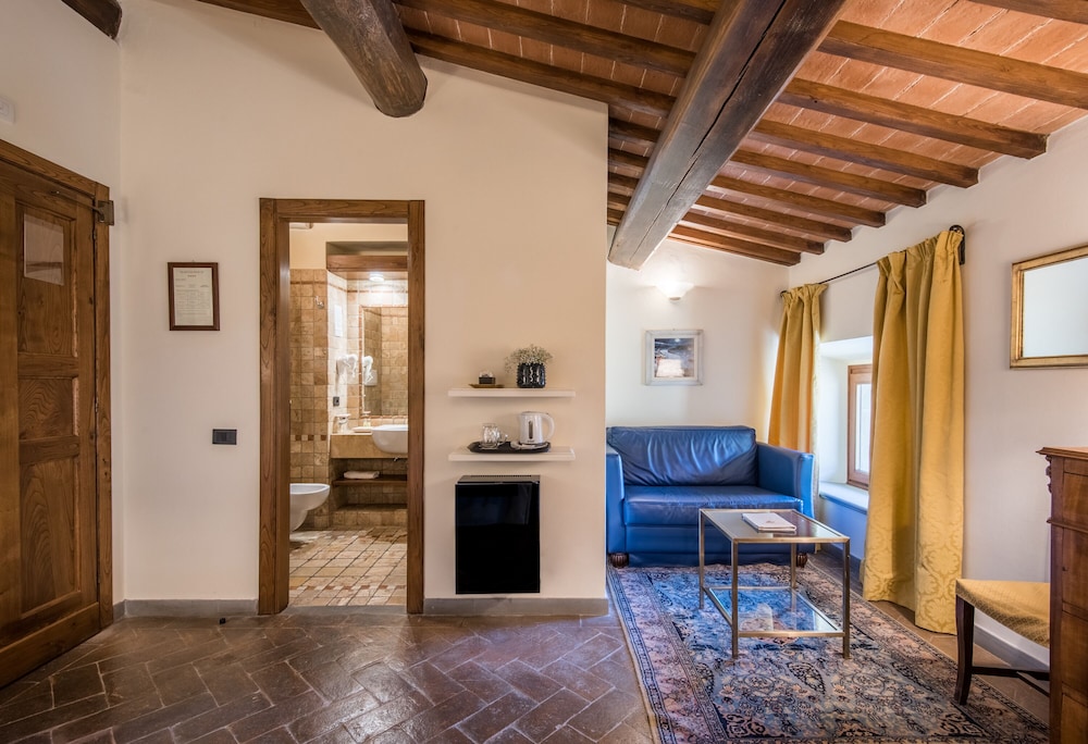 Classic Double or Twin Room, City View - Photo 3
