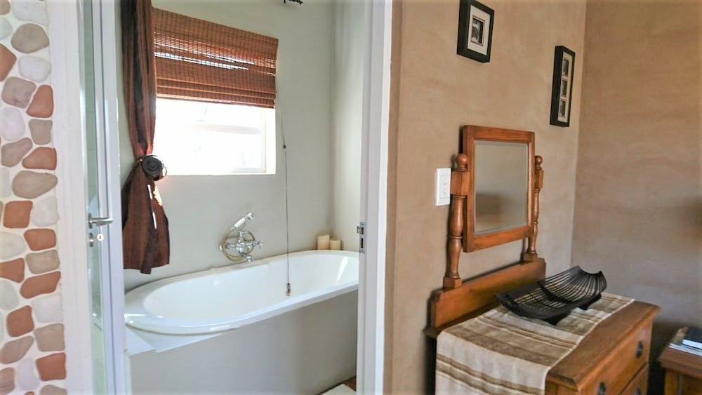 Honeymoon Room, Garden View photo 2