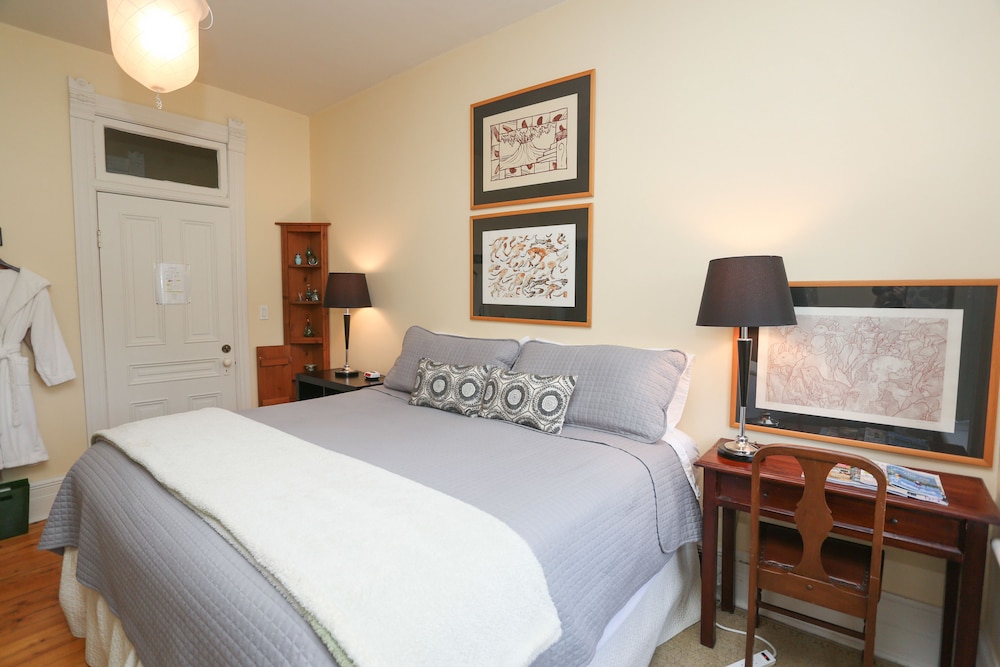 Superior Room, 1 Bedroom (Private Bathroom) photo 2