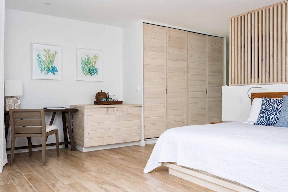 Premium Beachfront Room