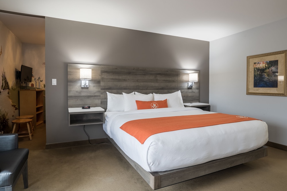 Room, 1 King Bed - Photo 2