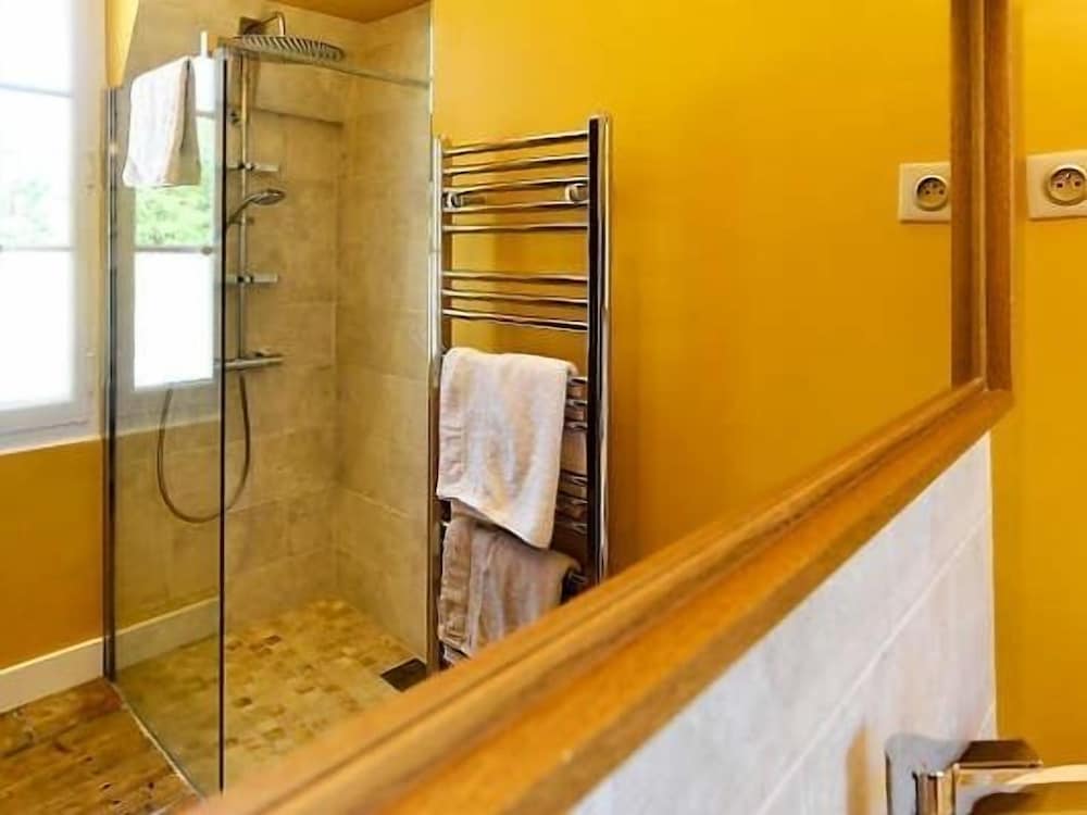 Deluxe Suite, Ensuite, Courtyard View (La Provençale) photo 3