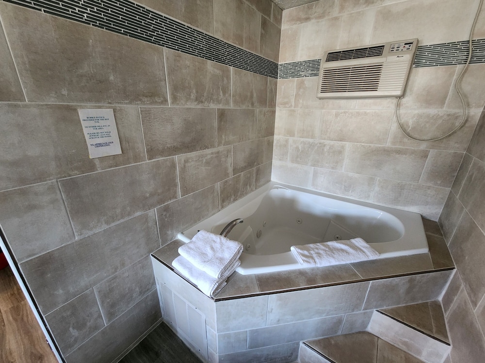 Honeymoon Room photo 3