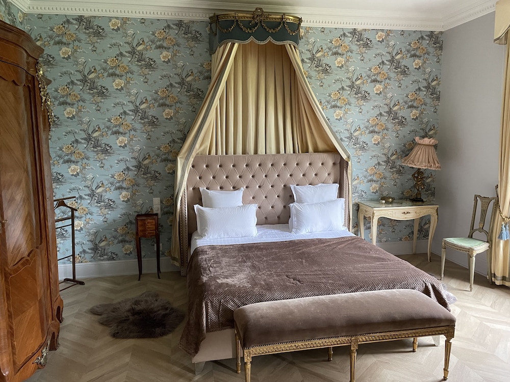Superior Suite, 1 King Bed, Terrace, Lakeside (Poupette)