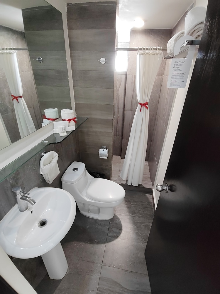 Room, 2 Double Beds, Mobility Accessible, Non Smoking (Hearing, Roll-in Shower) photo 2
