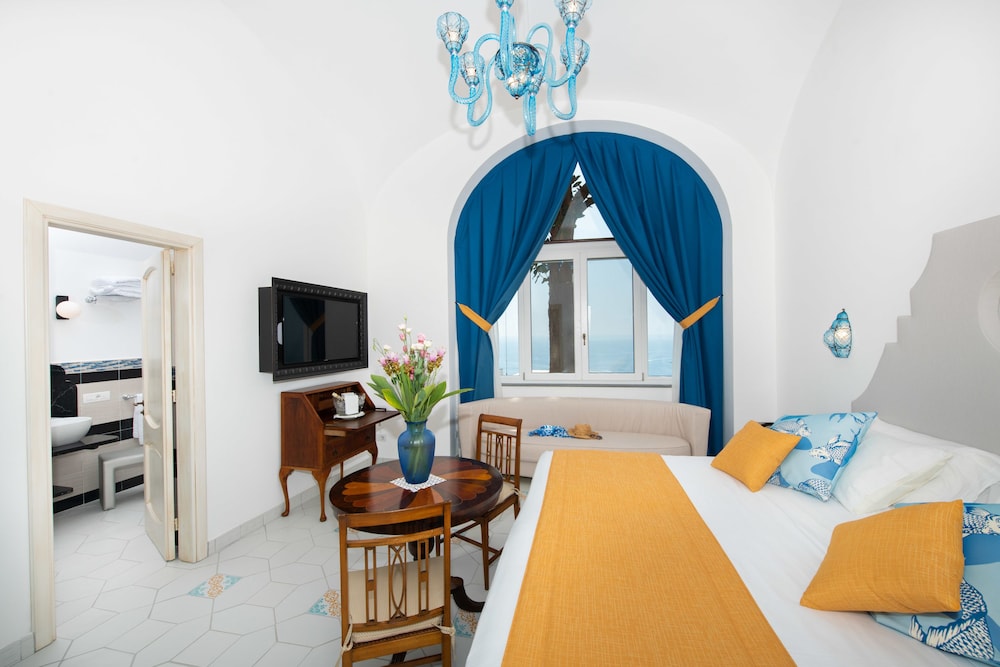 Family Suite, 4 Bedrooms, Annex Building, outside the main hotel