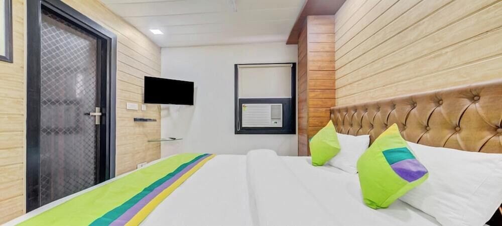 Basic Double Or Twin Room, City View