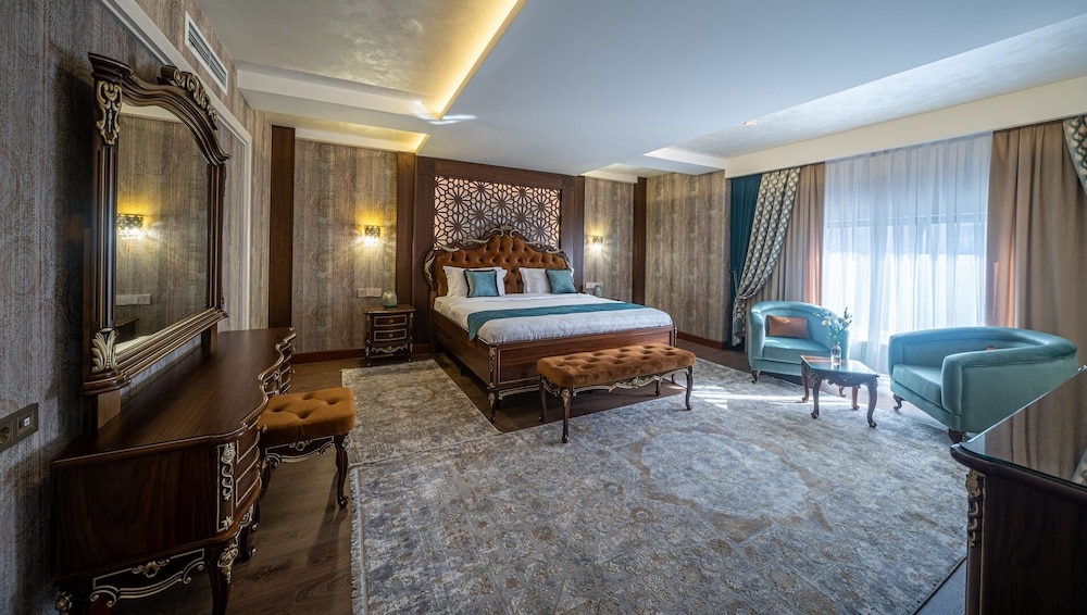 Premium Suite - Photo 1