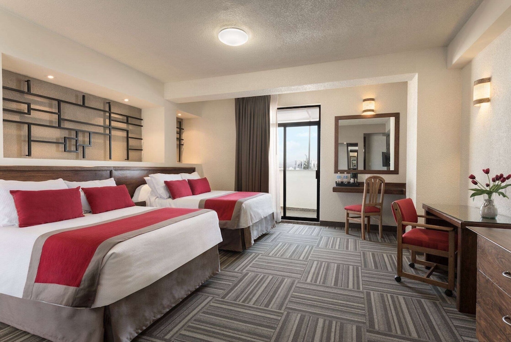 Room, Multiple Beds, Non Smoking - Photo 1