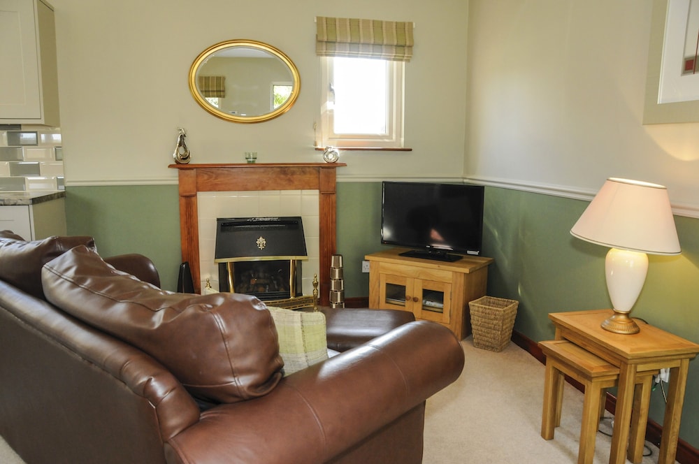 Superior Cottage, Private Bathroom, Garden View (Granary - self catering) photo 2