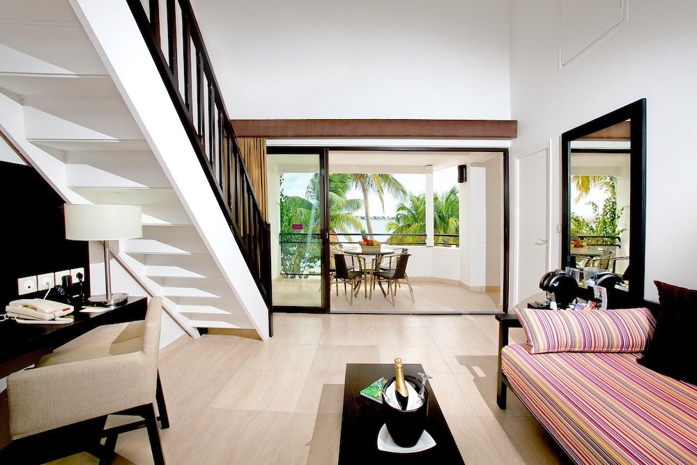 Superior Duplex (Suite) - Photo 2