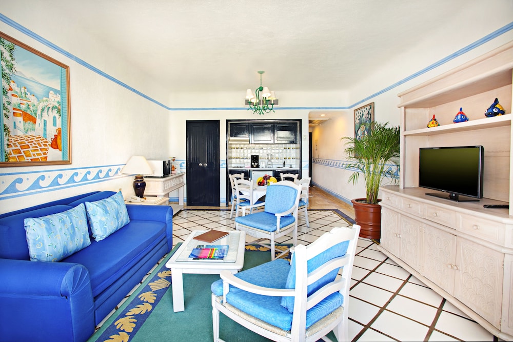 Luxury Suite - Photo 5