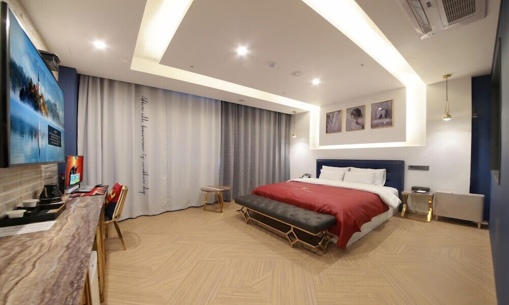 Deluxe Double Room - Photo 10