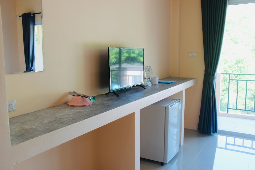 Standard Double or Twin Room, 1 Bedroom, Balcony, Pool View photo 3