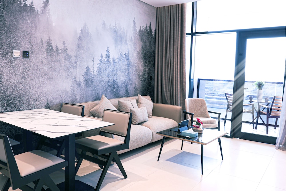 Suite, Balcony