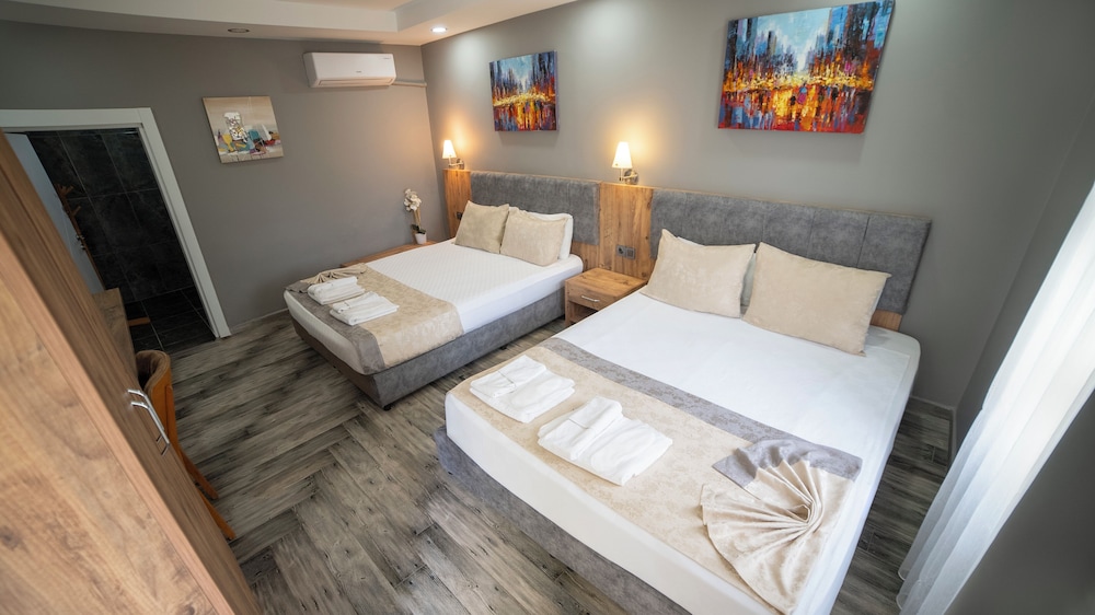 Family Studio Suite, Annex Building
