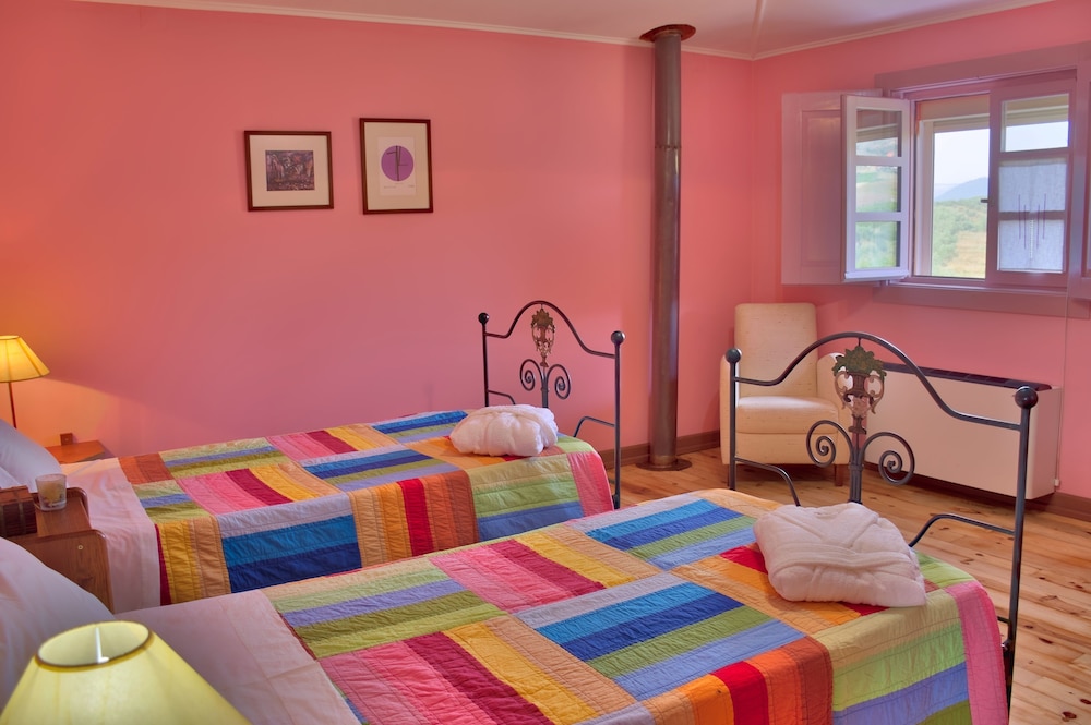 Standard Room, 2 Twin Beds photo 3