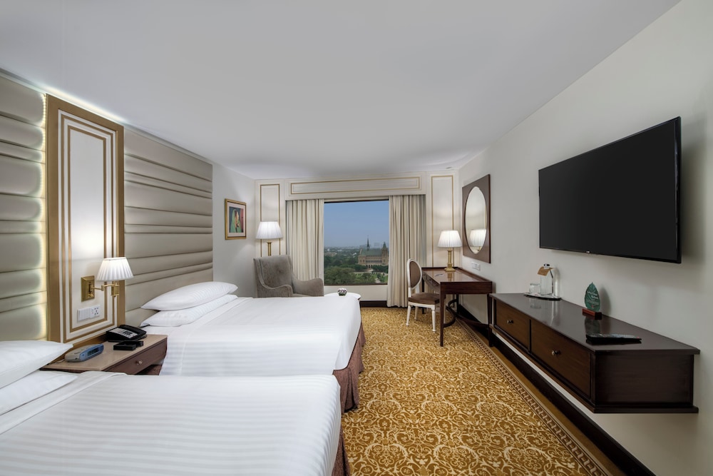 Executive Room, 2 Twin Beds - Photo 5