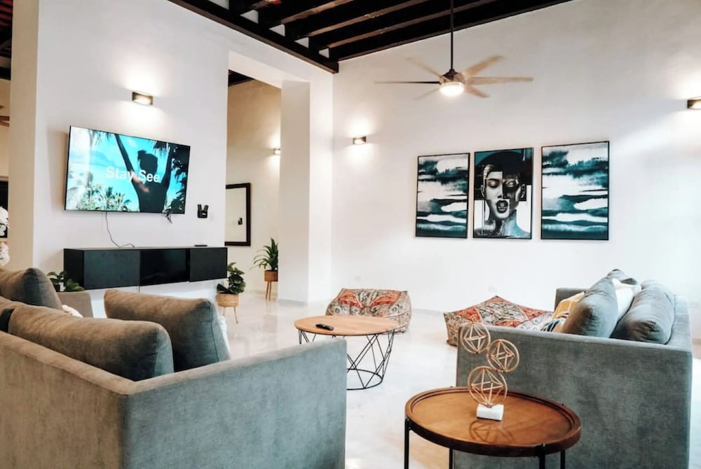 Luxurious and Central (is in 213 Calle Cristo Apt #2, San Juan)