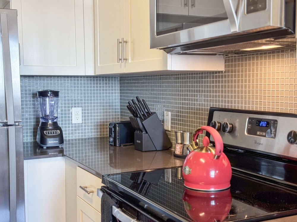 Stylish Getaway W Pool GYM Parking 10 Min to Cedar, Billede 40
