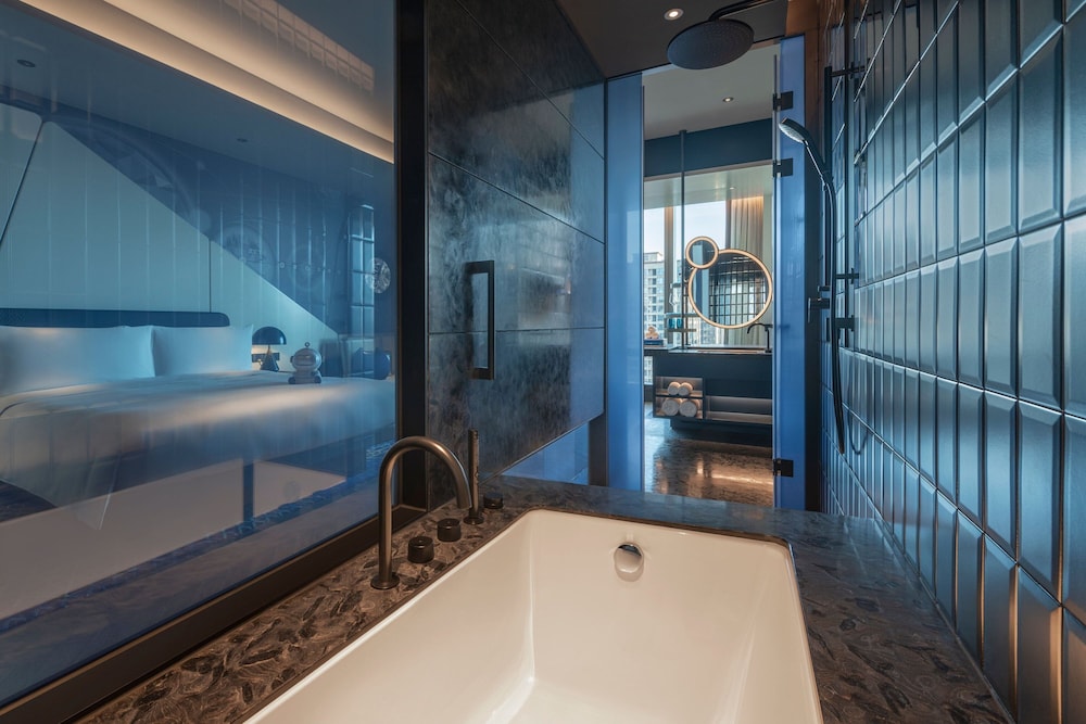 Room, 1 King Bed, City View - Photo 4