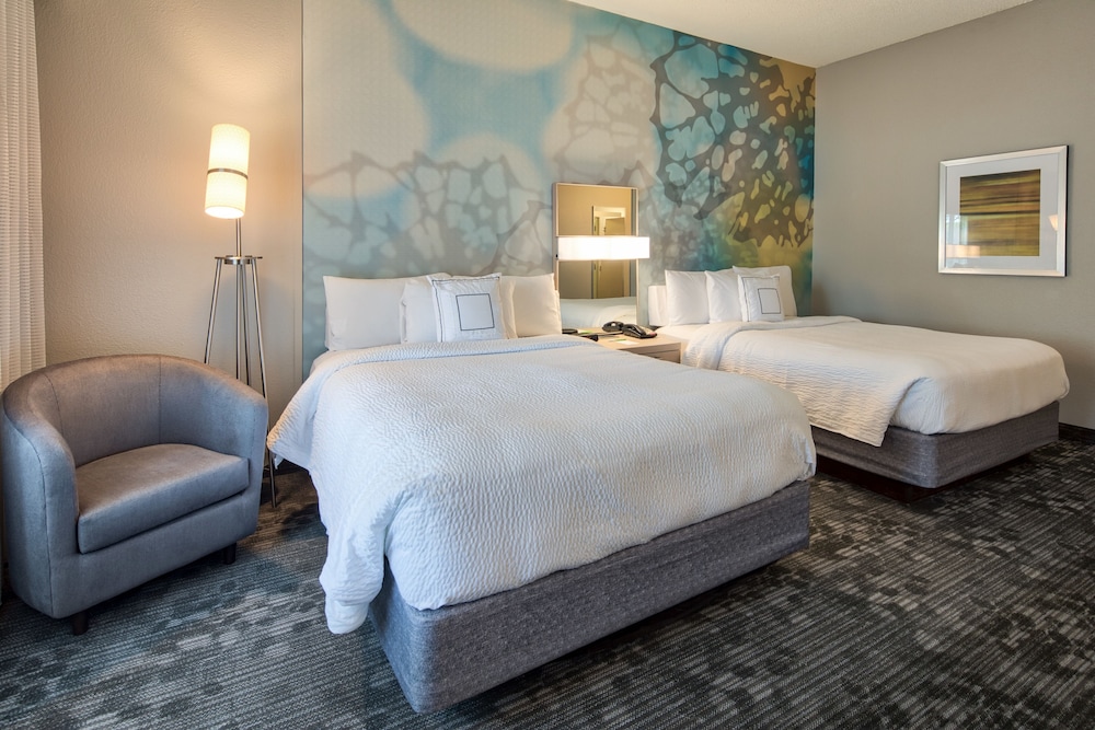 Room, 2 Queen Beds (Mobility Accessible, Tub) - Photo 2
