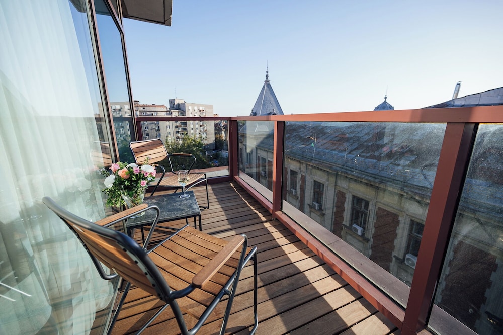 Executive Apartment, Terrace - Photo 5