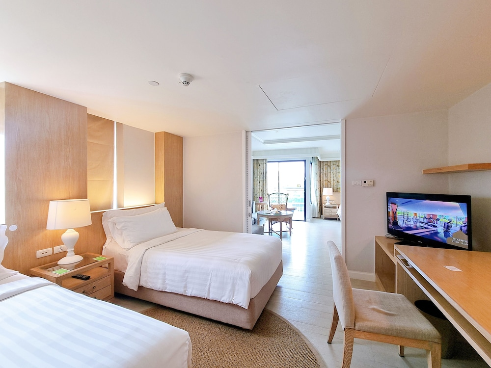 Family Suite, Pool View