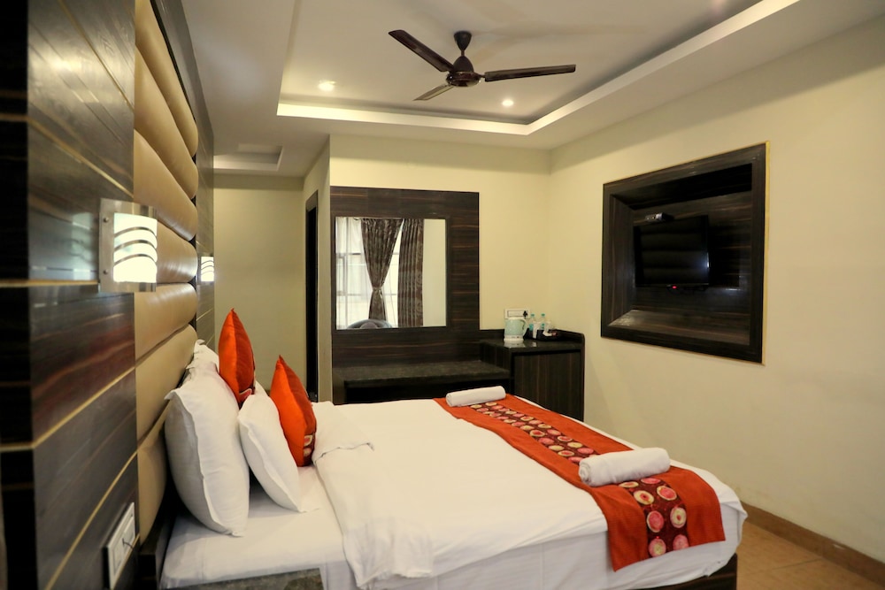 Grandeur Deluxe Room photo 2