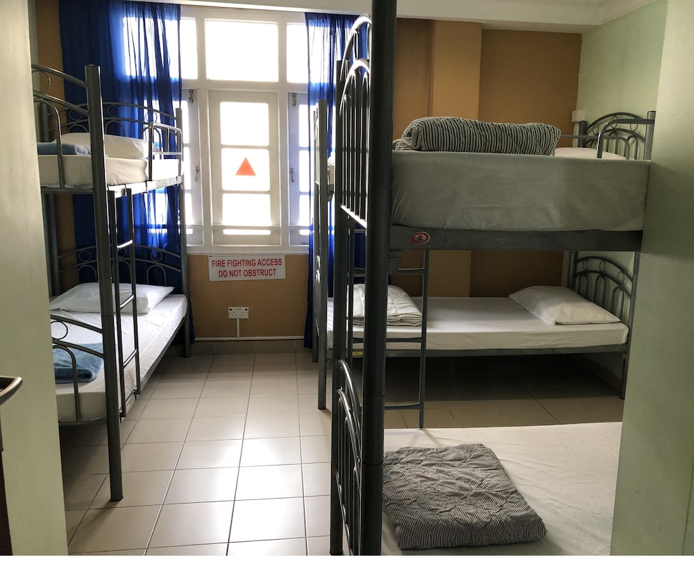 1 Person in 6-Bed Dormitory - Mixed photo 3