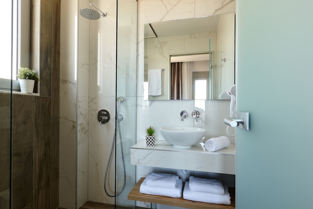 Junior Suite with Sea View - Photo 6