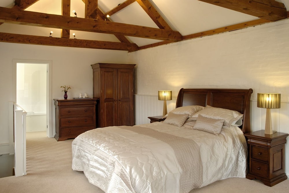 Double Room (Room 1, Large with separate bathroom)