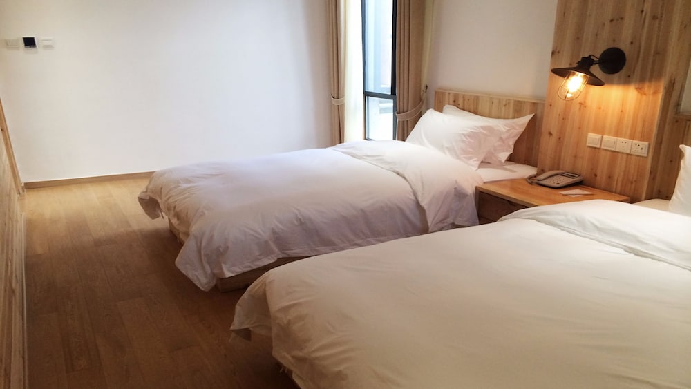 Deluxe Twin Room photo 3