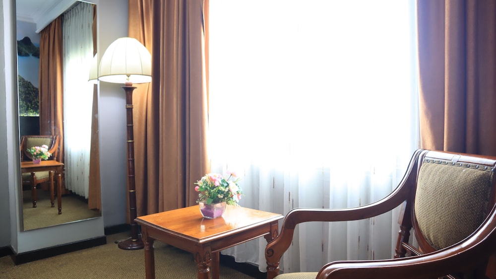 Deluxe Room, Smoking, City View photo 2