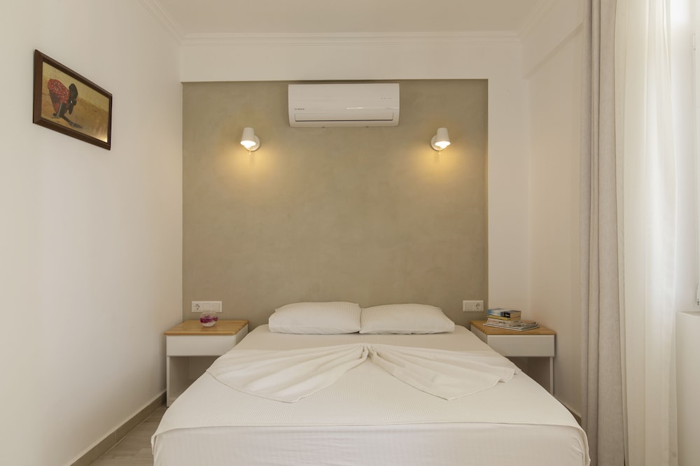 Standard Double or Twin Room - Photo 7