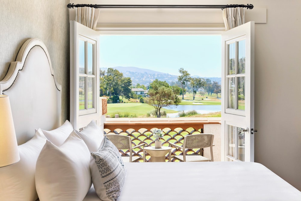 Room, 2 Queen Beds (Golf View) - Photo 1