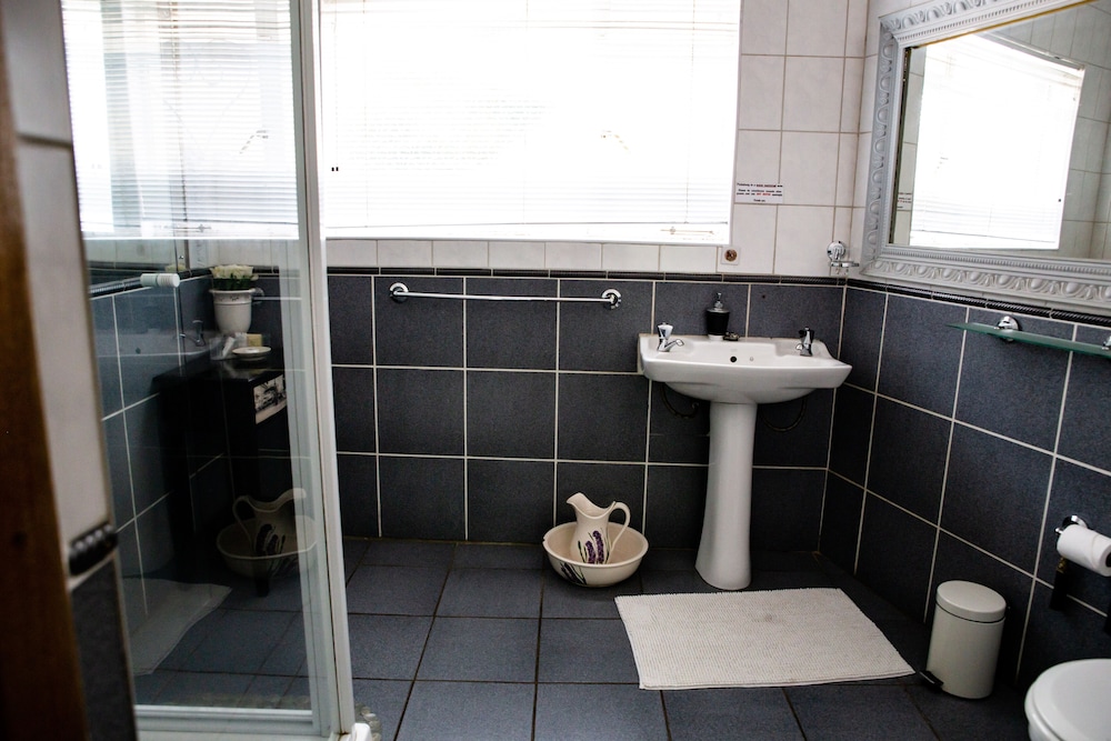 Luxury Double Room (Downstairs) photo 3